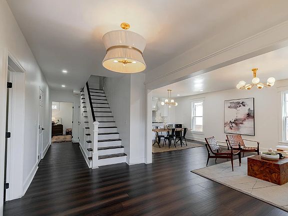 2nd image of 1017 Thompson Pl