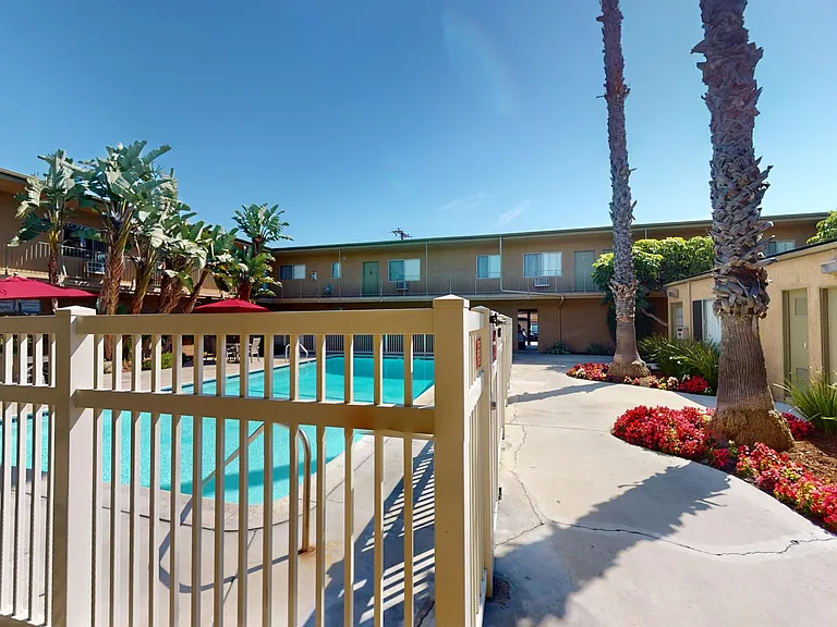 16220 Cornuta Apartments — Photo 8