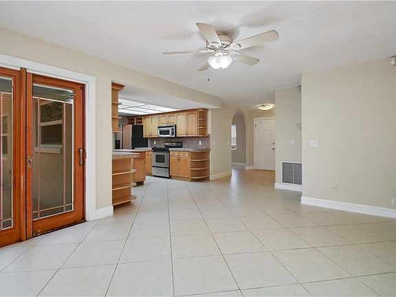 3rd image of 1700 Shasta Ct