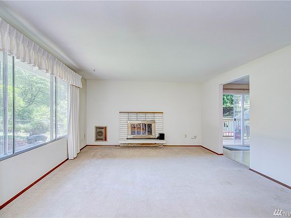 5th image of 3 143rd St SE