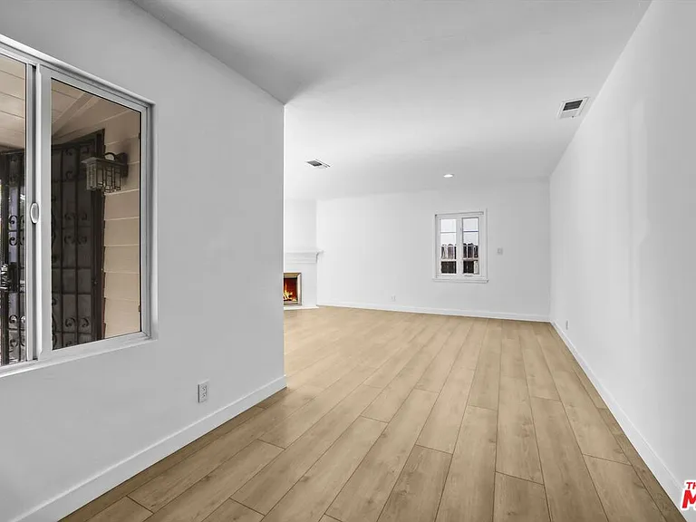 6254 Ben Ave — Photo 7