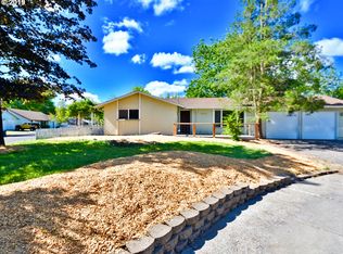 3802 Peppertree Dr, Eugene, OR 97402