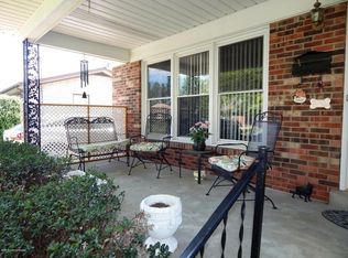 6614 Lunar Dr, Louisville, KY 40258
