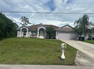 918 McArthur Ave, Lehigh Acres, FL 33936