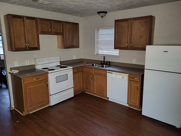 4th image of 203 W Walnut St #B
