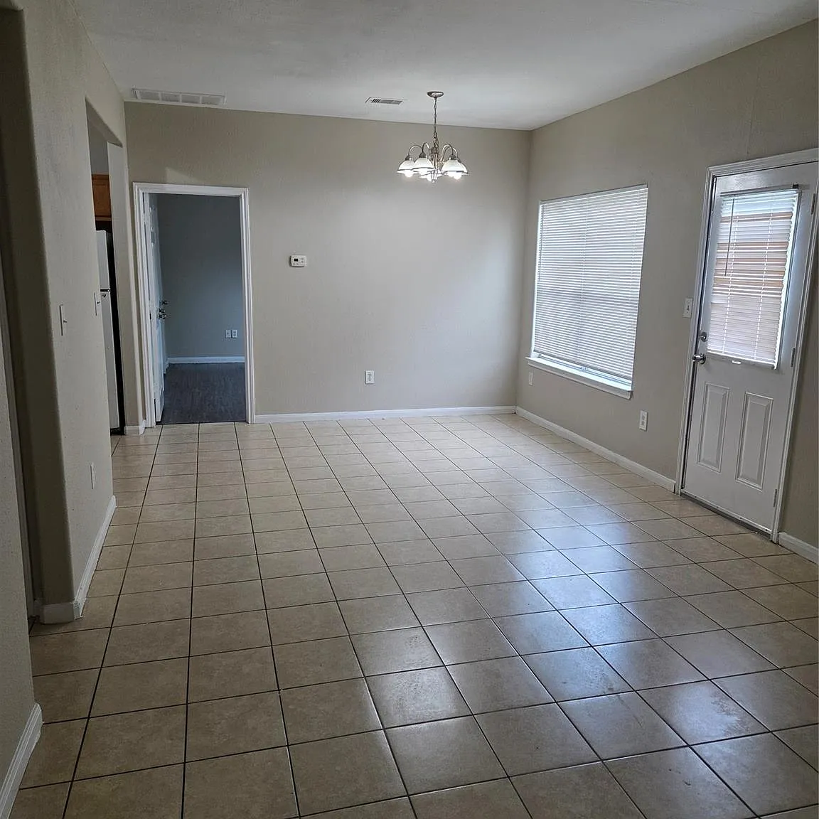 4 bed, 3.5 bath, 1714 sqft, $1,775 — Photo 3