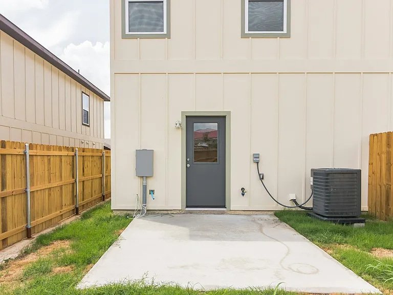 125 Peruna Dr — Photo 12