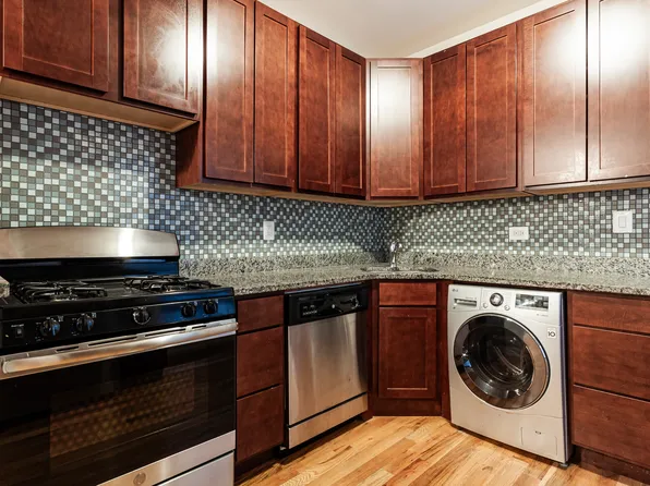 1111 W Cornelia Ave #303, Chicago, IL 60657