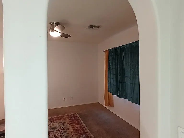N 77th Gln — Photo 14