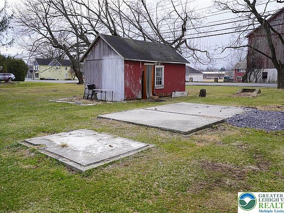 4th image of 3863 Mauch Chunk Rd