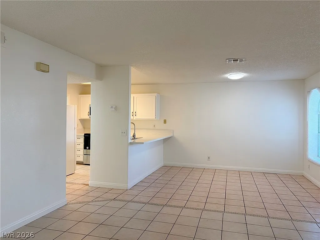2 bed, 2.0 bath, 926 sqft, $1,395 — Photo 4