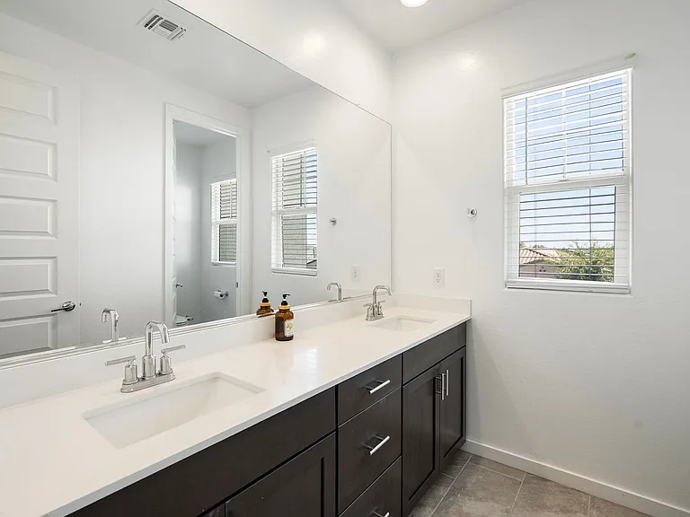 3110 E Hayfield Way — Photo 12