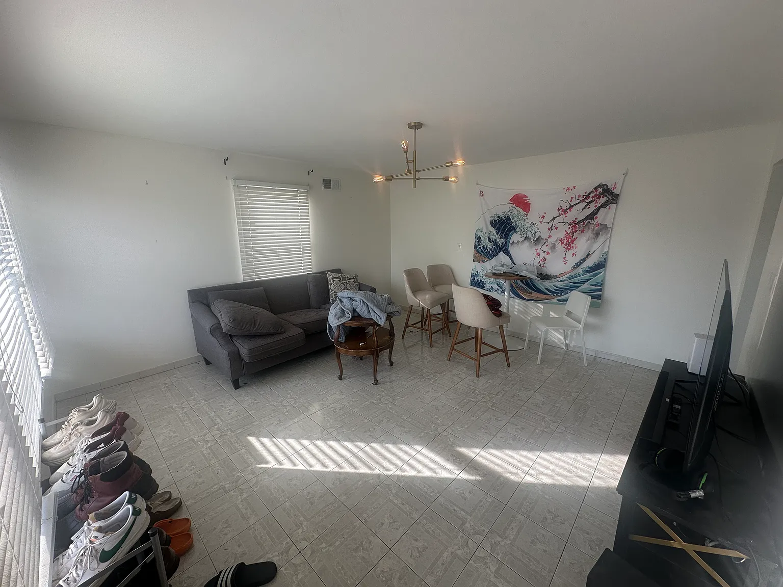 3 bed, 2312 sqft, $4,000 — Photo 3