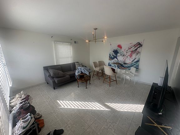 3rd image of 10 Orange St