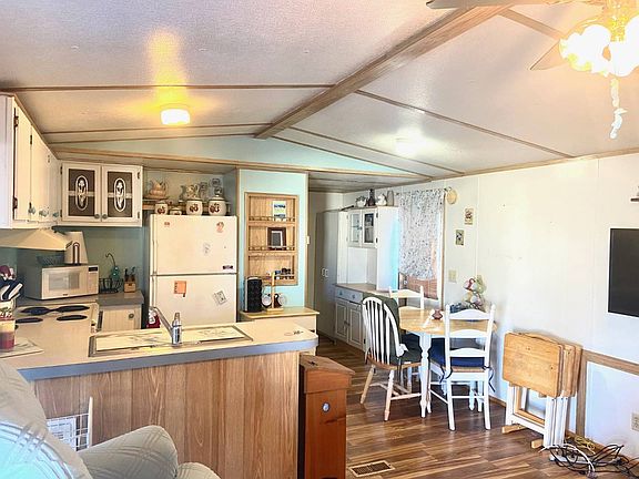 3rd image of 606 Spanish Moss Dr