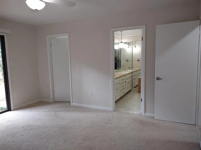 13 Village Green Cir — Photo 18