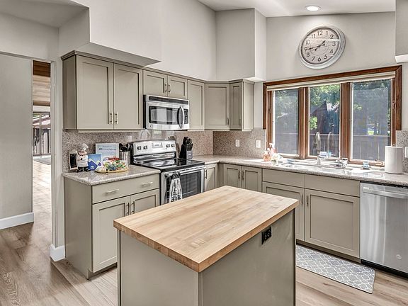 3rd image of 1954 Villa Way S