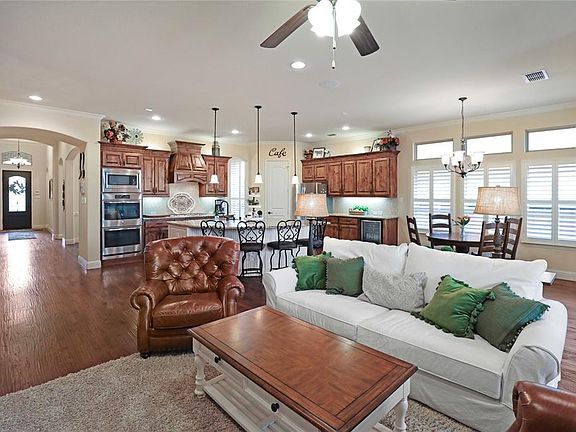 3rd image of 6405 Rosemary Ct