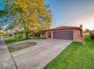 8247 Beloit Ave, Bridgeview, IL 60455