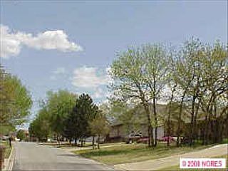 2nd image of 1301 Woodbriar Ln