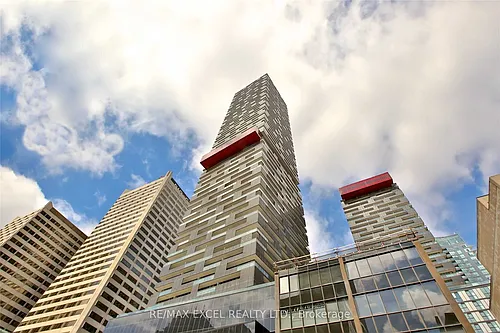 8 Eglinton Ave E Photo 1