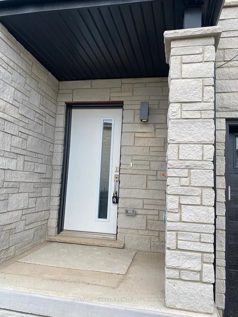 4 bed, $2,699 — Photo 1