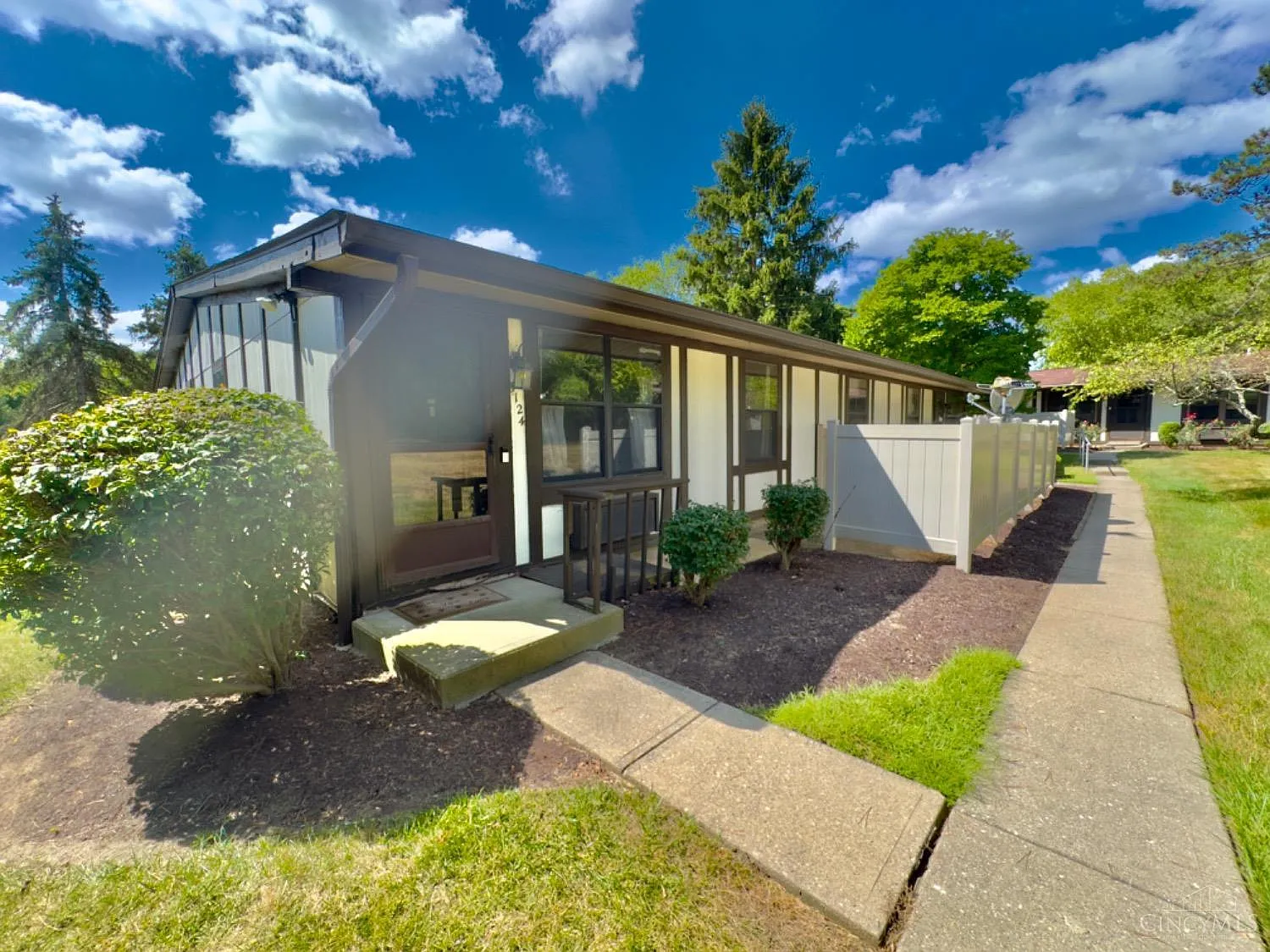3124 Birchway Dr photo 1
