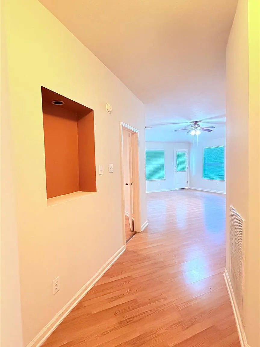 3 bed, 2.0 bath, 1655 sqft, $1,750 — Photo 4