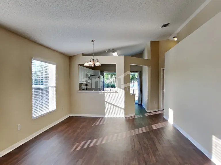 22747 Saint Thomas Cir — Photo 7