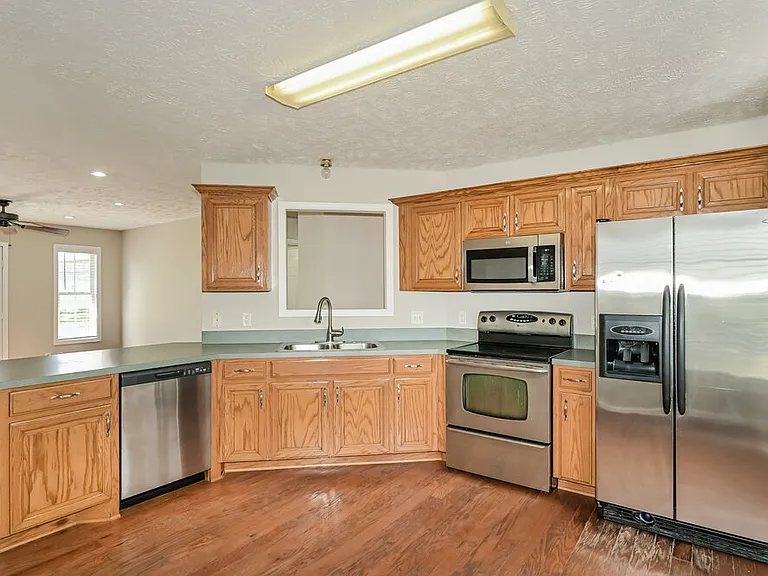 10007 Nevada Ave — Photo 8