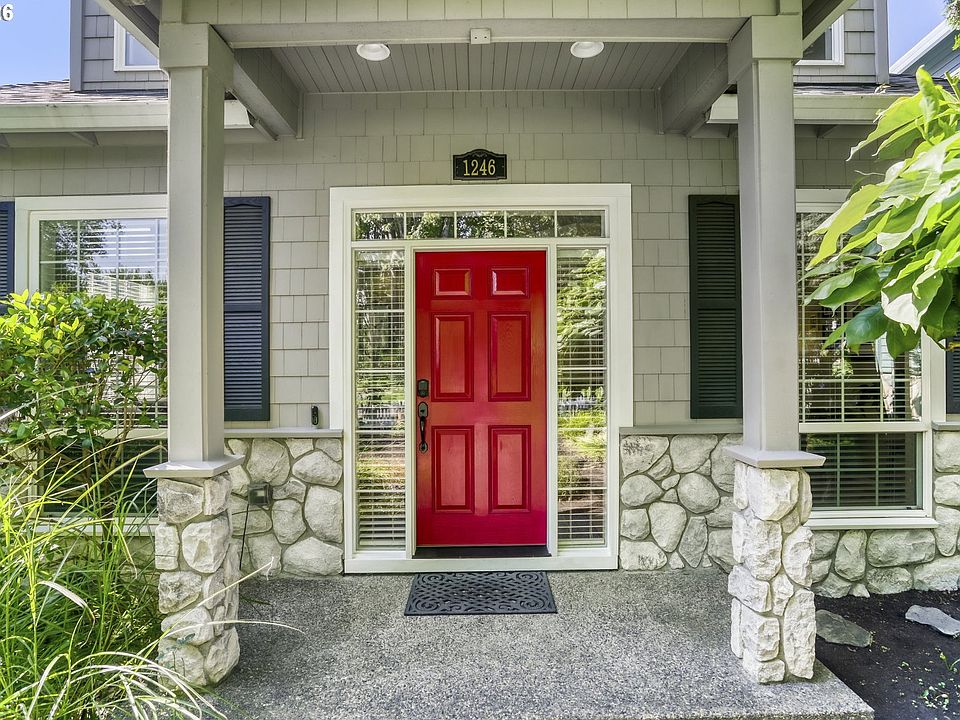 1st image of 1246 NE Parks Edge Cir
