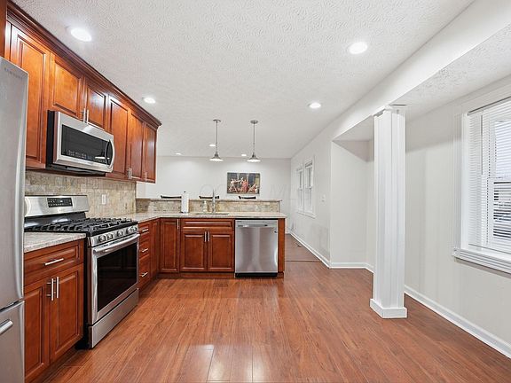 5th image of 1114 Alexandria Rd