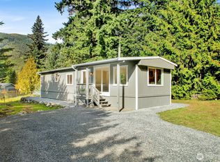 7933 Santa Fe Trl, Maple Falls, WA 98266