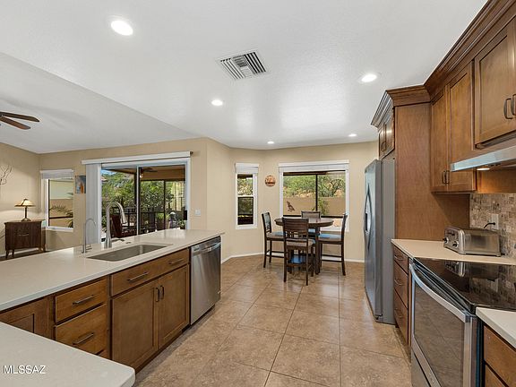 4th image of 37830 S Silverwood Dr