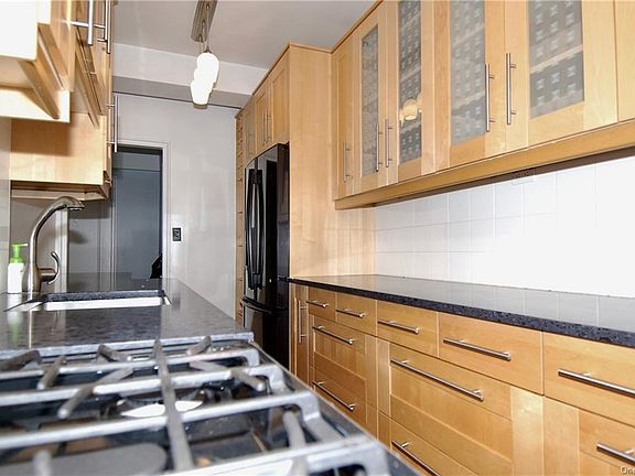 5th image of 62 Park Ter W APT A47