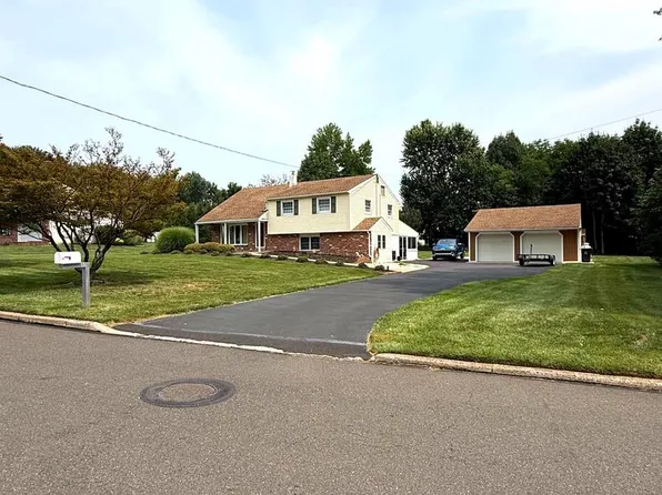 55 Brook Dr, Holland, PA 18966