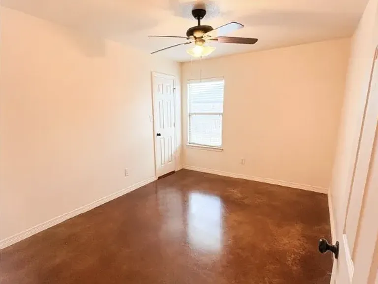 614 Karey Dr #B — Photo 9