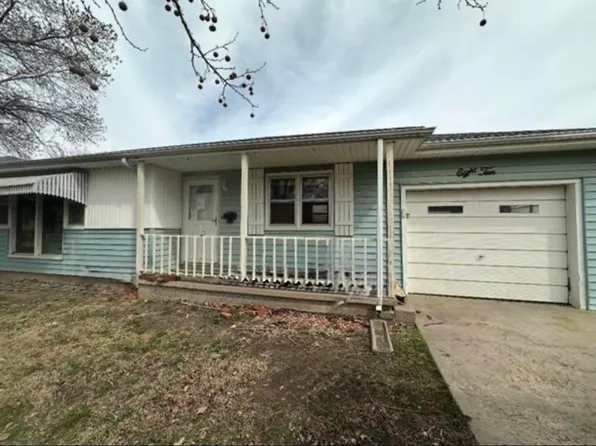 810 N C St, Herington, KS 67449