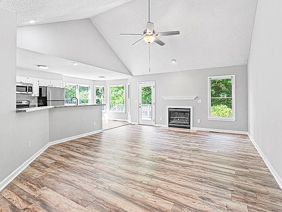 2nd image of 1010 Northlake Dr