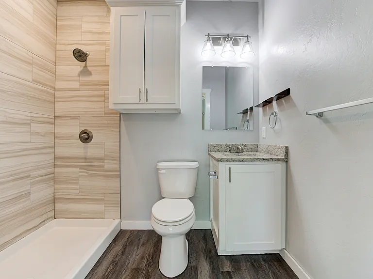 207 W Apache St — Photo 17