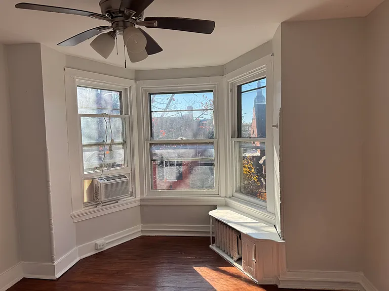31 E 2nd St #3 — Photo 8
