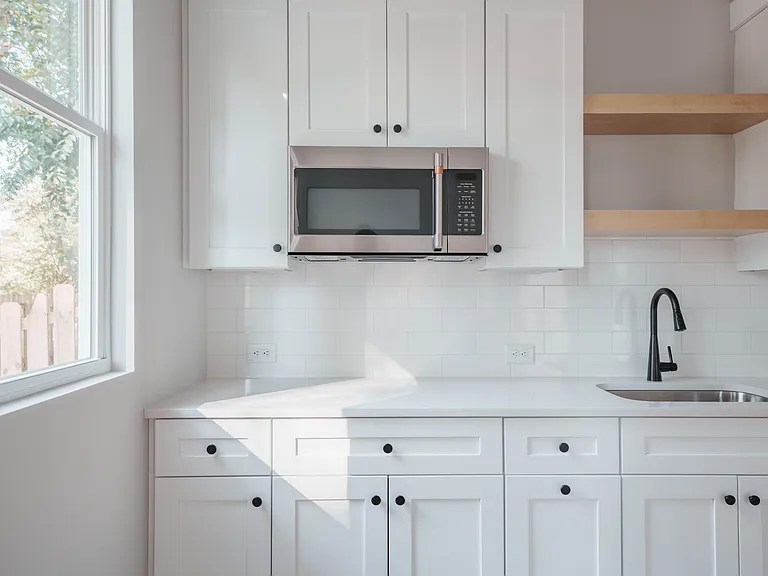 606 Glenwood Pl SE — Photo 8