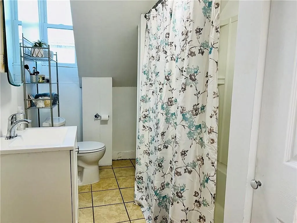 2 bed, 1.0 bath, 648 sqft, $1,300 — Photo 4