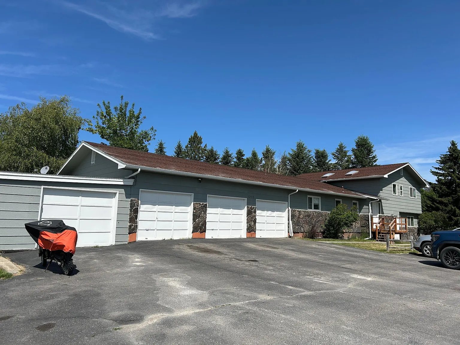 640 West Valley Drive (HC) — Photo 3