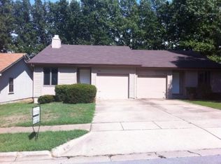 956 S Craig Ave, Springfield, MO 65802