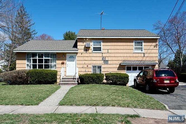 1st image of 132 Lincoln Blvd