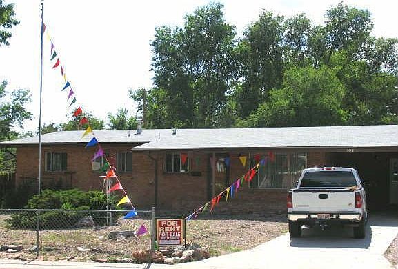 Lg corner lot/RV parking/enclosed carport      