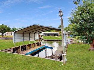 217 Canal St, Bonneau, SC 29431