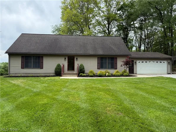 7938 Interlaken Dr, Millersburg, OH 44654