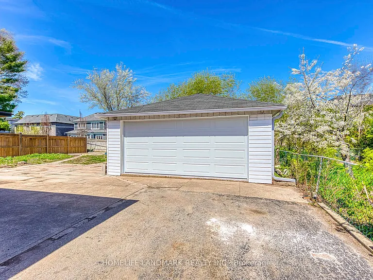 451 Sandmere Pl — Photo 43